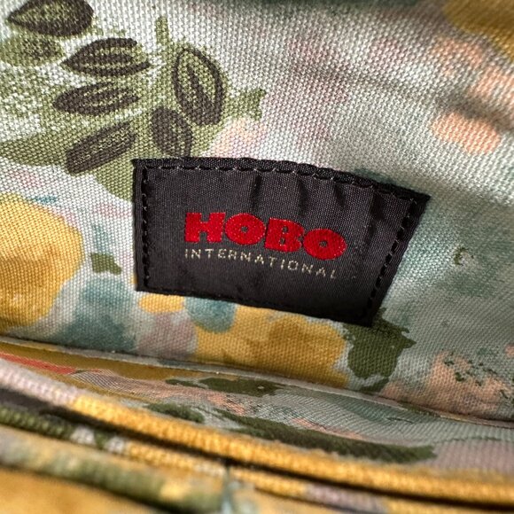 Hobo Lauren Wallet Clutch Genuine Leather Magnetic Double Frame Kiss Lock - Picture 10 of 12